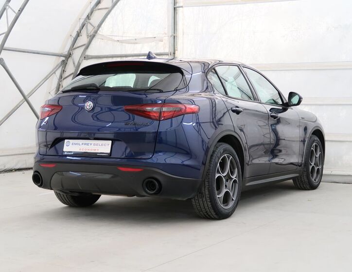 Alfa Romeo Stelvio 7