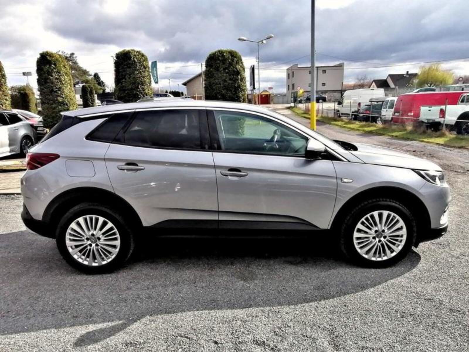 Opel Grandland X 8