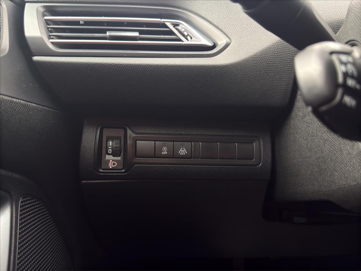 Peugeot 308 Kombi 1,2 l 96 kw