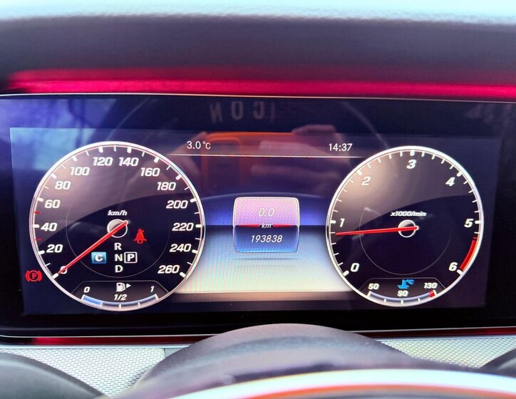 Mercedes-Benz Třídy E 18