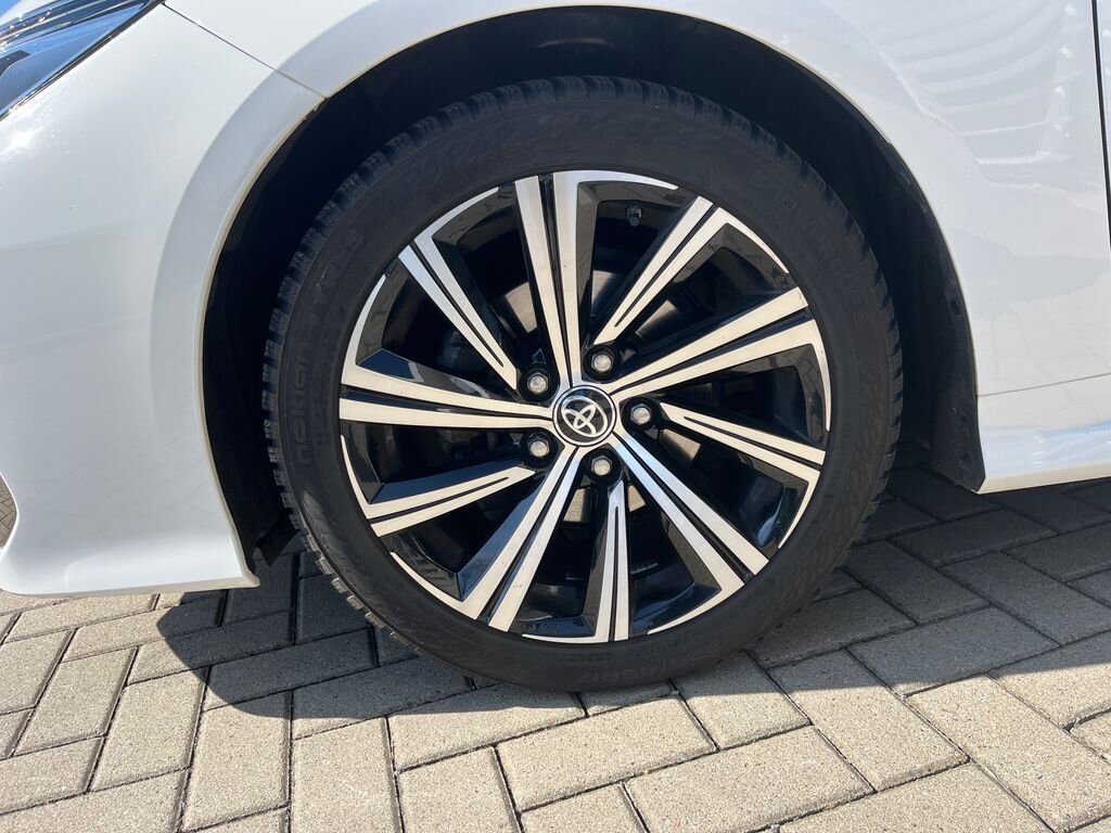 Toyota Corolla Sedan / Limuzína 1,5 l 92 kw