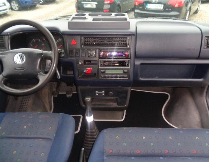 Volkswagen Caravelle 12