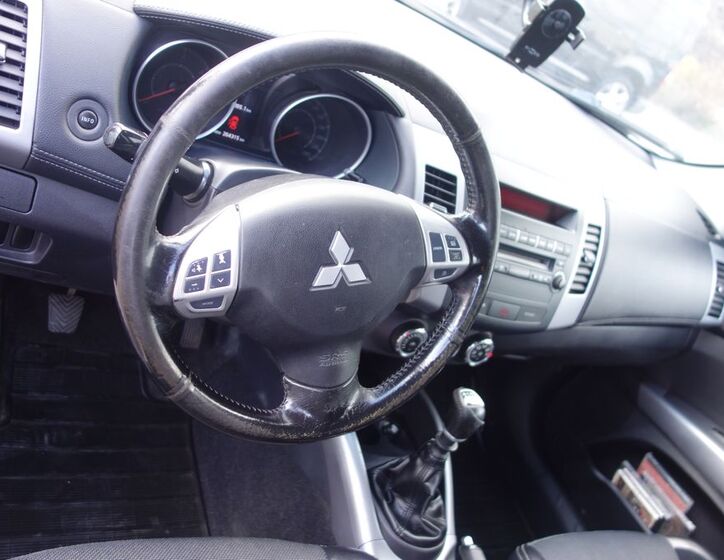 Mitsubishi Outlander 17