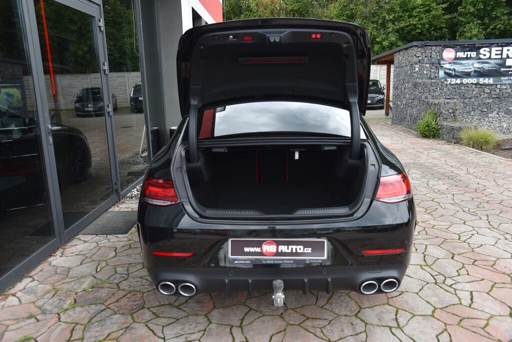 Mercedes-Benz CLS Sedan 3,0 l 320 kw