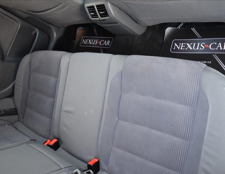 Volkswagen Golf Kombi 1,6 l 75 kw