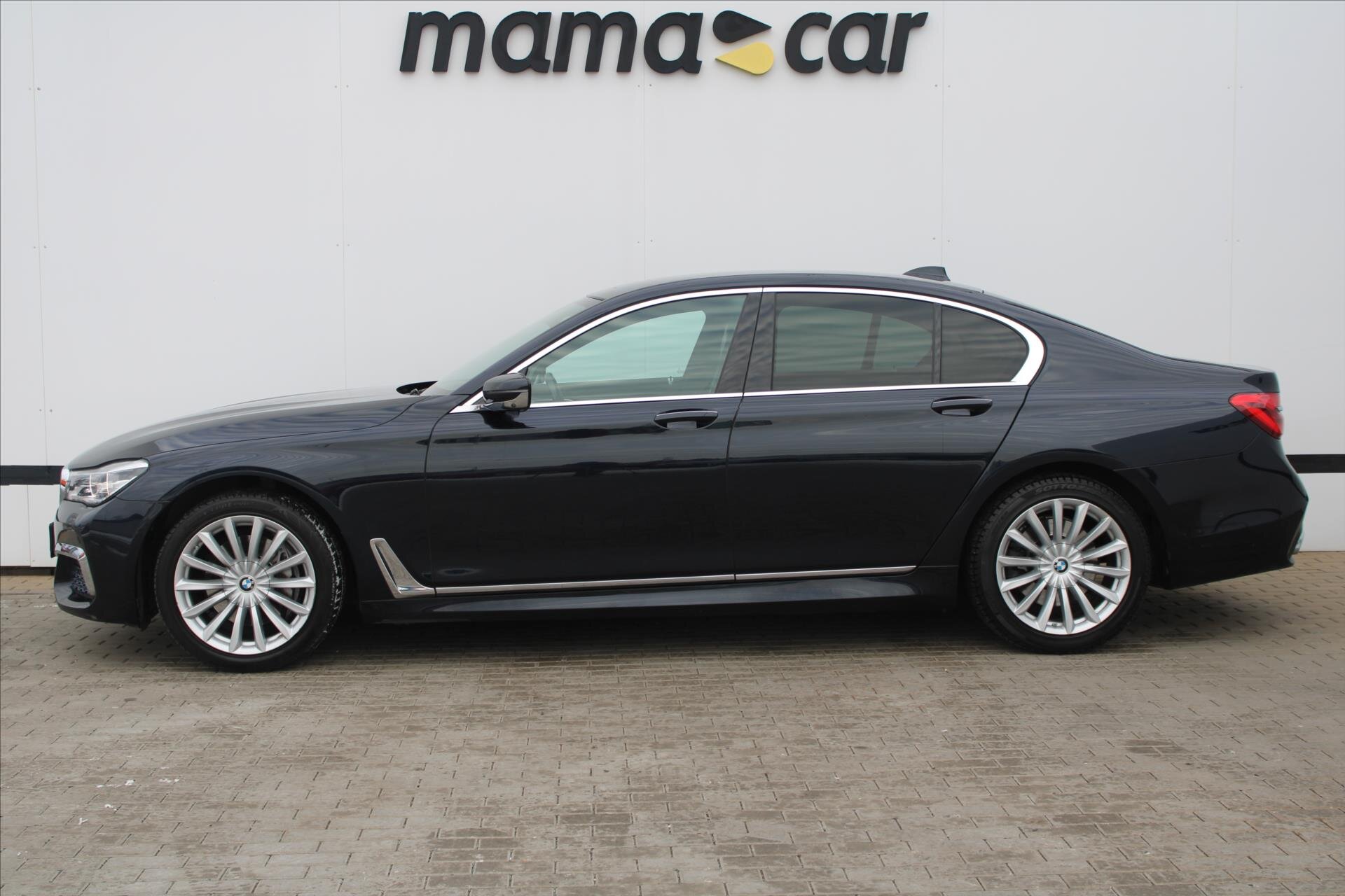 BMW Řada 7 Sedan / Limuzína 3,0 l 195 kw