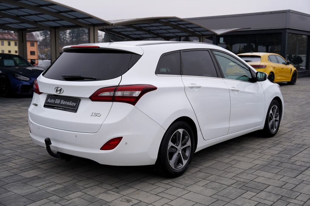 Hyundai i30 Kombi 1,6 l 99 kw