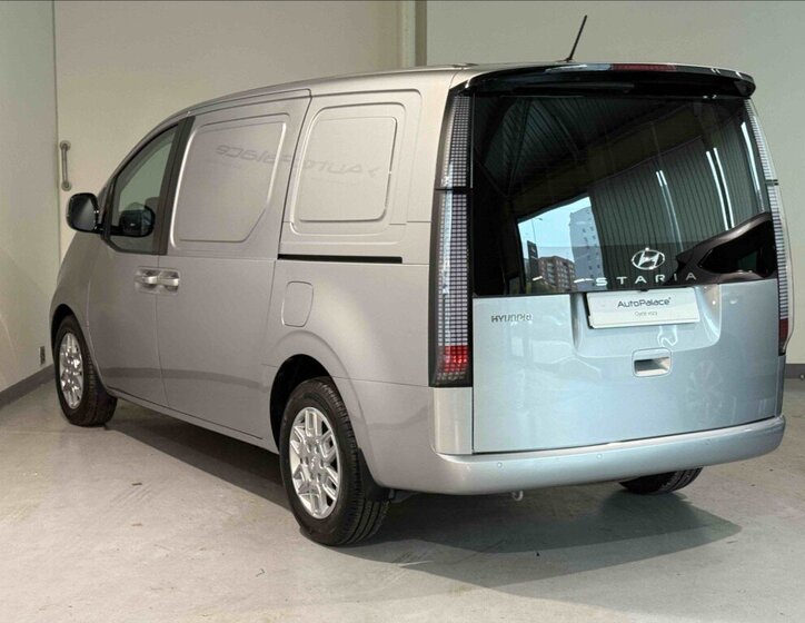 Hyundai Staria 8