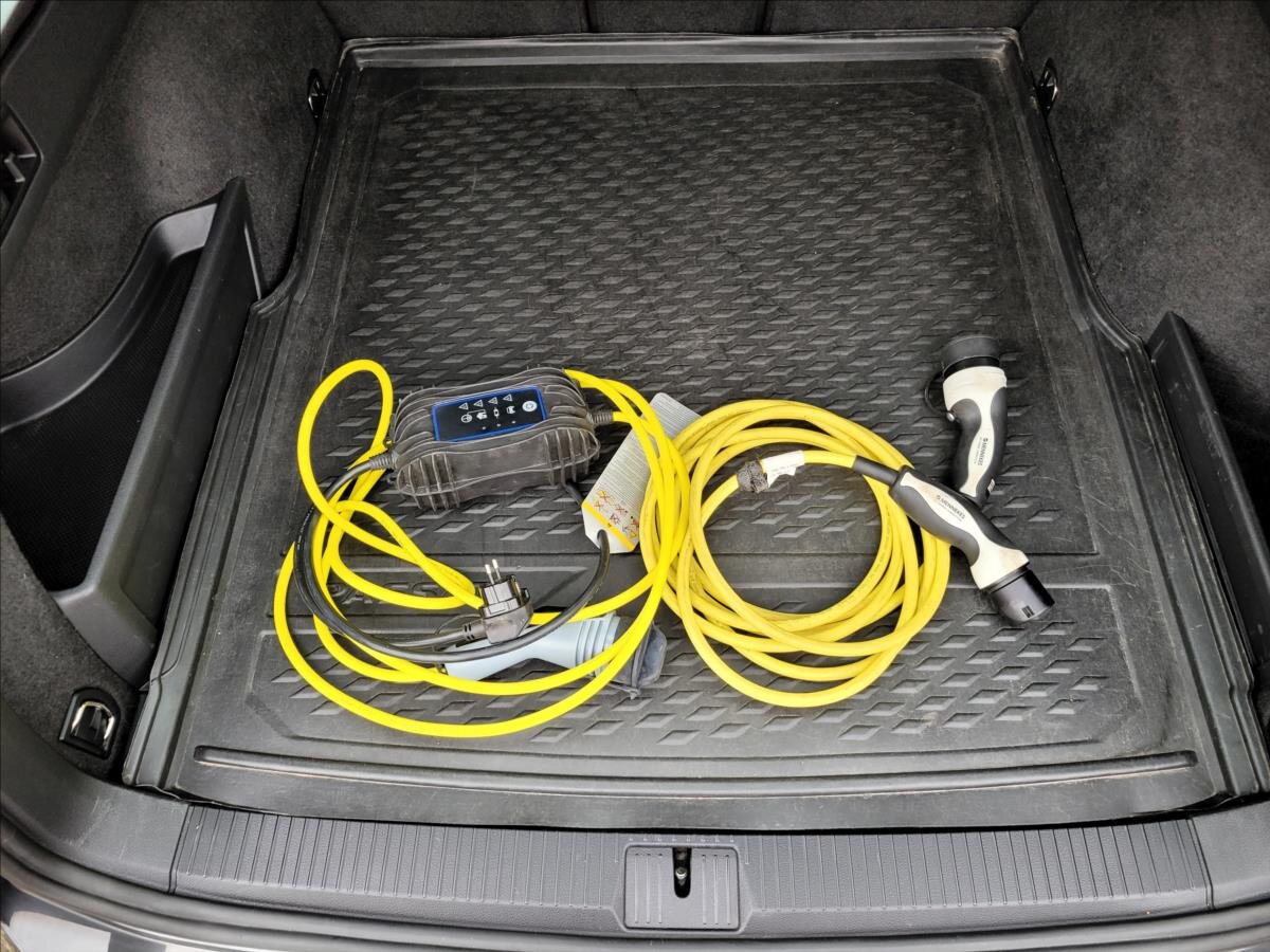 Volkswagen Passat Kombi 1,4 l 160 kw