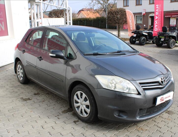 Toyota Auris Hatchback 1,3 l 73 kw