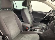 Volkswagen Tiguan 8