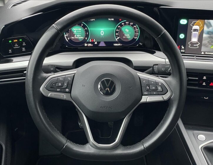 Volkswagen Golf 8