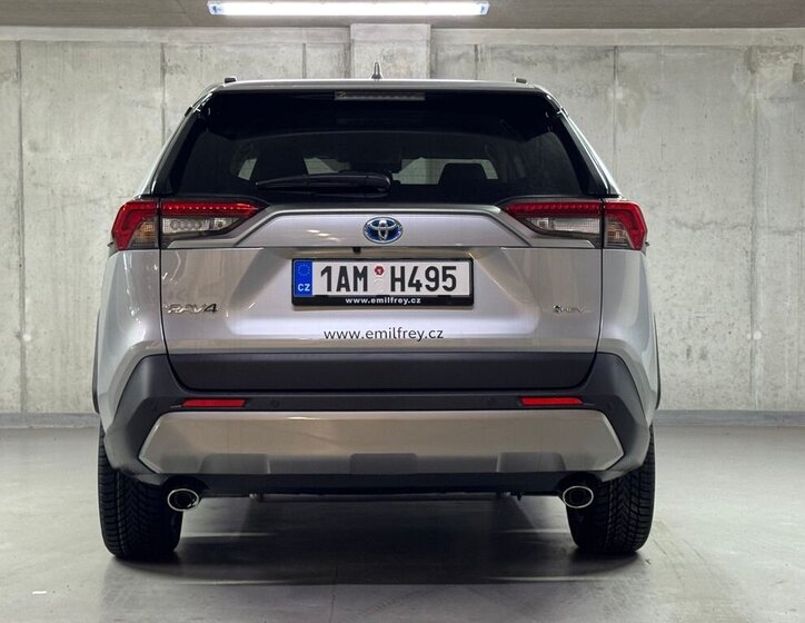 Toyota RAV4 SUV 2,5 l 163 kw
