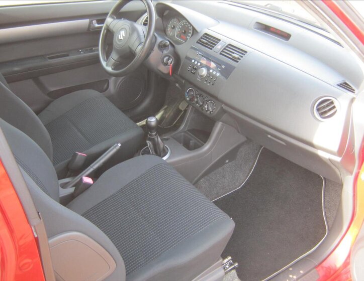 Suzuki Swift Hatchback 1,3 l 67 kw