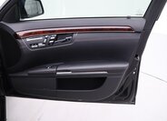 Mercedes-Benz Třídy S Sedan / Limuzína 4,7 l 320 kw