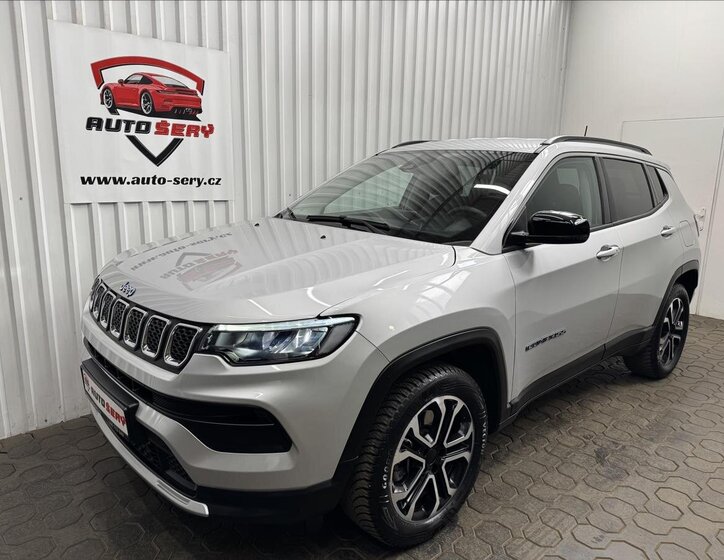 Jeep Compass SUV / Terénní 1,3 l 140 kw