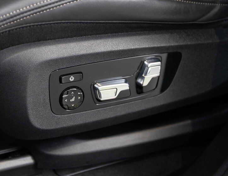 BMW X5 SUV / Terénní 4,4 l 390 kw