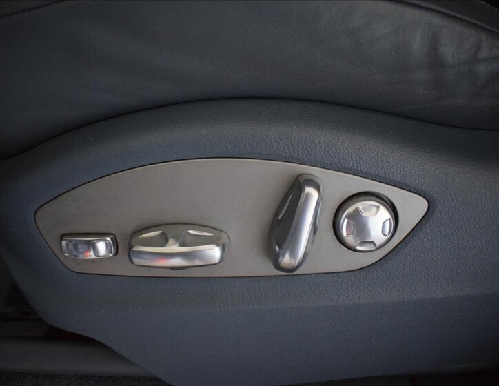 Porsche Cayenne SUV 4,8 l 405 kw