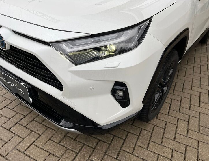 Toyota RAV4 SUV 2,5 l 131 kw