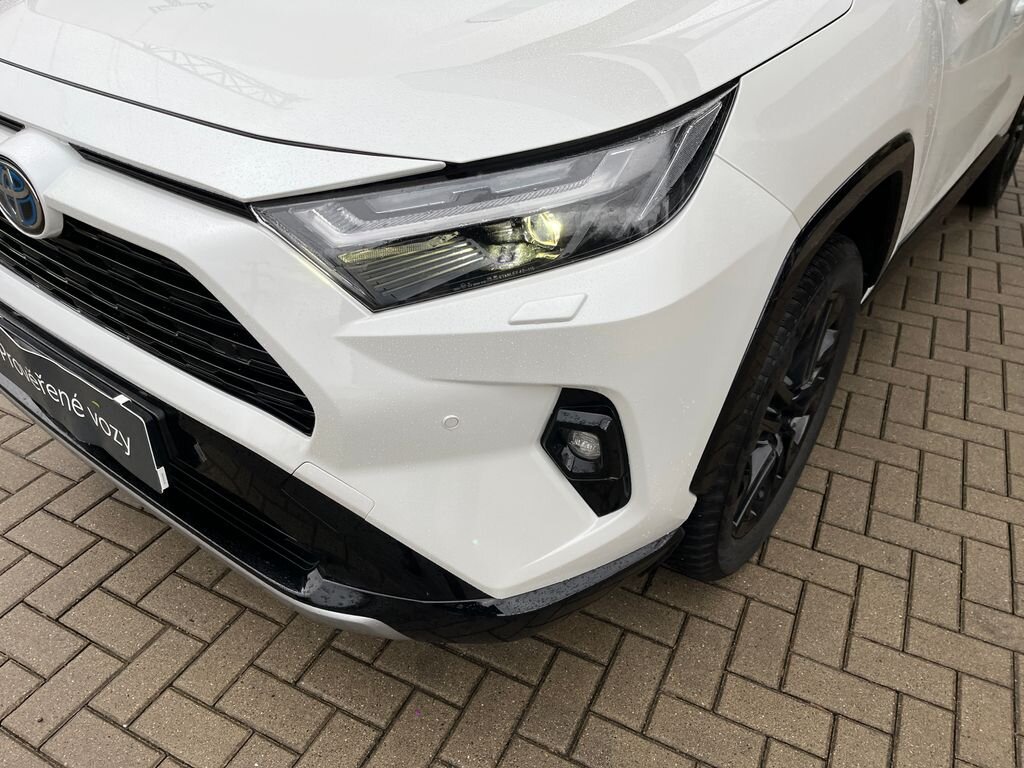 Toyota RAV4 SUV 2,5 l 131 kw