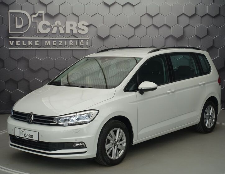 Volkswagen Touran 1