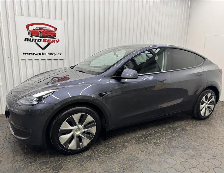 Tesla Model Y 3