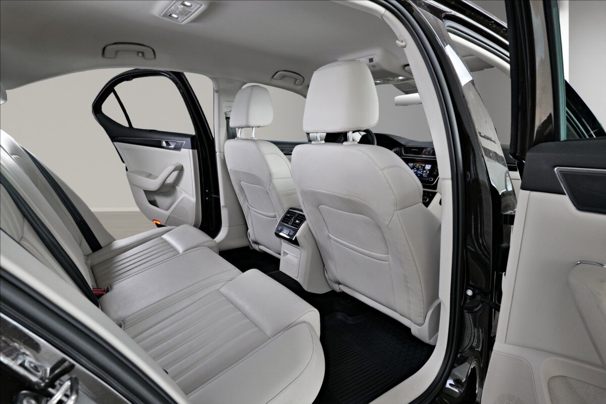 Škoda Superb Sedan / Limuzína 2,0 l 200 kw