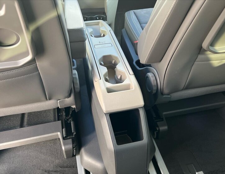 Volkswagen Multivan 26