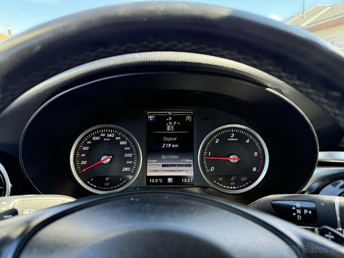 Mercedes-Benz Ostatní Sedan / Limuzína 0,0 125 kw