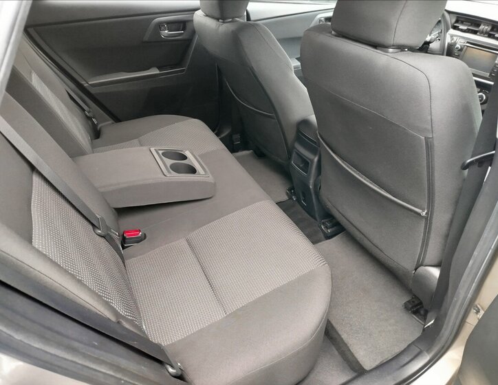 Toyota Auris Kombi 2,0 l 91 kw