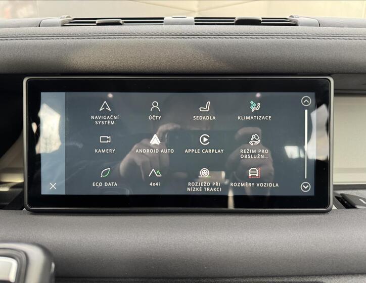 Land Rover Defender 16