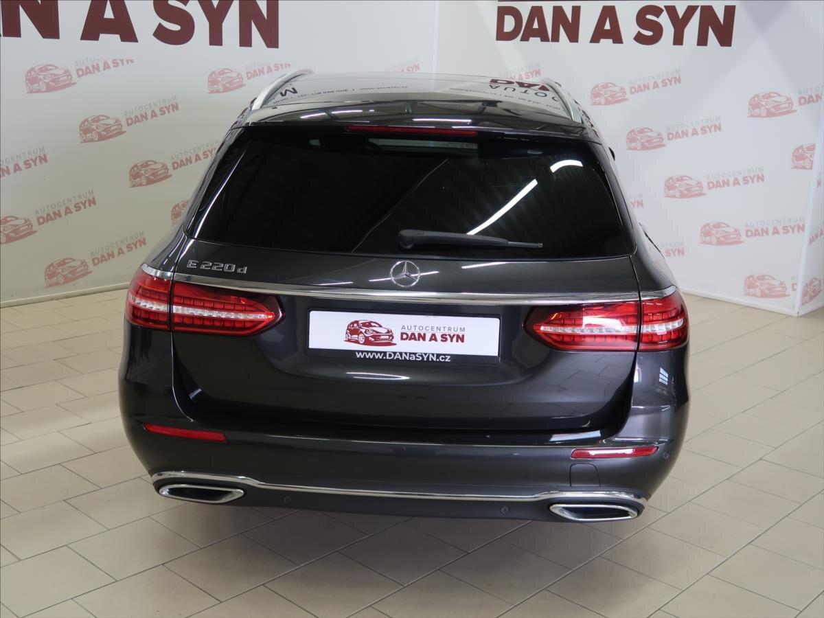 Mercedes-Benz Třídy E Kombi 2,0 l 143 kw