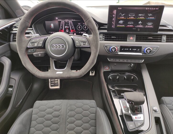 Audi RS 4 Kombi 2,9 l 331 kw