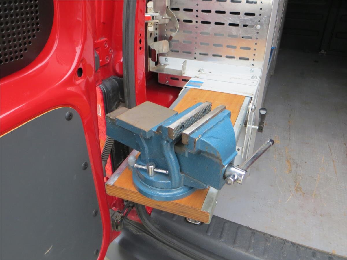 Volkswagen Caddy Skříň 1,4 l 81 kw