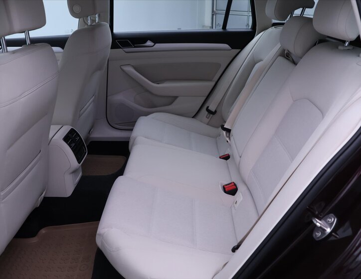 Volkswagen Passat Kombi 2,0 l 110 kw