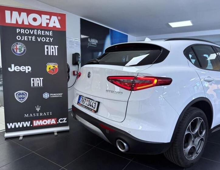 Alfa Romeo Stelvio 5