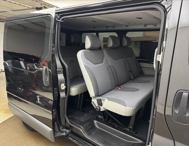 Opel Vivaro Kombi 2,5 l 107 kw