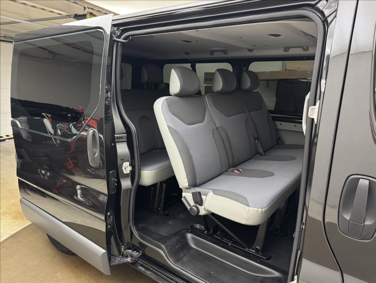 Opel Vivaro Kombi 2,5 l 107 kw