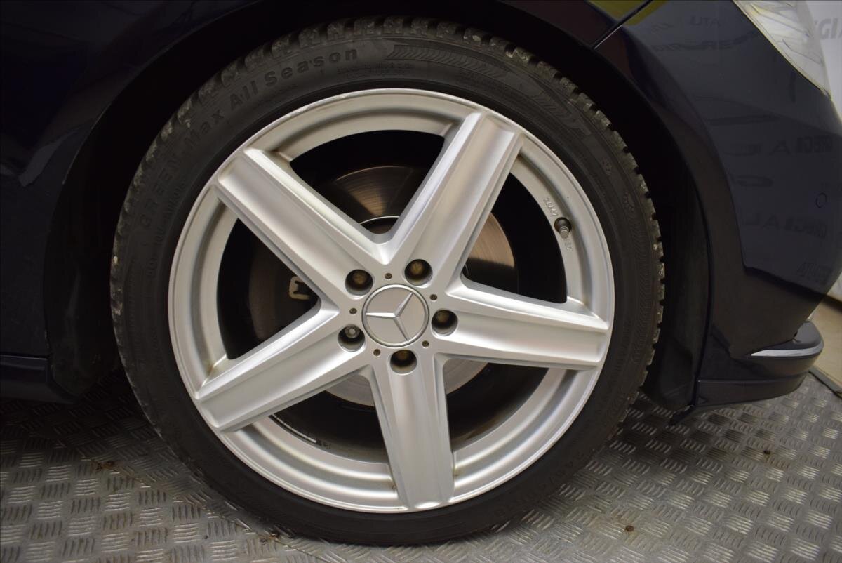 Mercedes-Benz Třídy E Sedan / Limuzína 3,0 l 170 kw