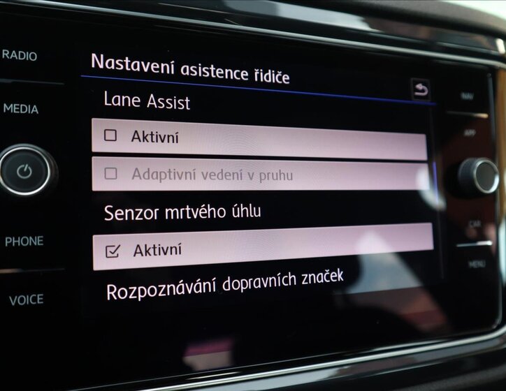 Volkswagen T-Roc CUV 1,5 l 110 kw