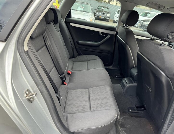 Audi A4 Kombi 2,0 l 103 kw