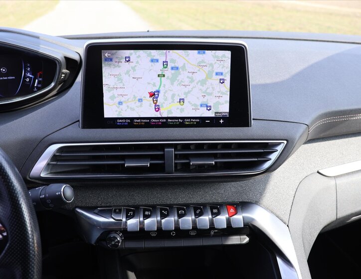 Peugeot 5008 SUV / Terénní 1,2 l 96 kw