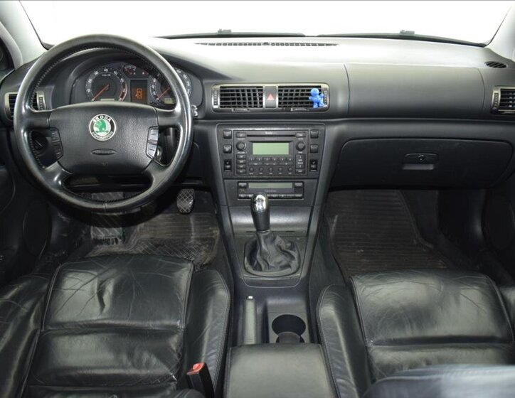 Škoda Superb Sedan / Limuzína 2,8 l 142 kw