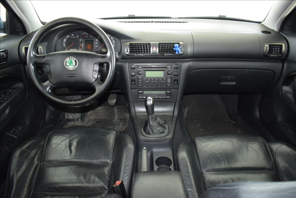 Škoda Superb Sedan / Limuzína 2,8 l 142 kw