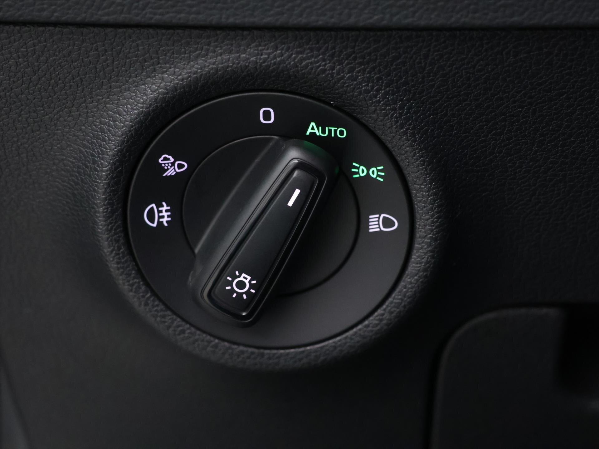 Škoda Karoq SUV / Terénní 2,0 l 85 kw