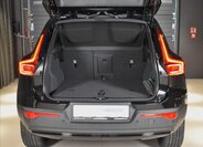 Volvo XC40 SUV / Terénní 2,0 l 145 kw