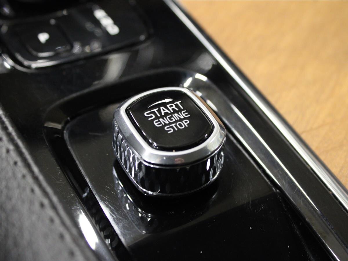 Volvo XC90 SUV 2,0 l 173 kw