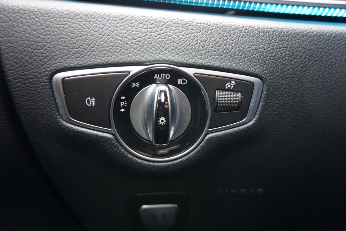 Mercedes-Benz Třídy E Sedan / Limuzína 3,0 l 320 kw