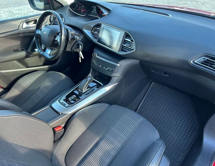 Peugeot 308 8