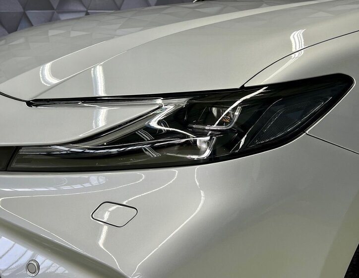 Toyota Camry Sedan / Limuzína 2,5 l 169 kw